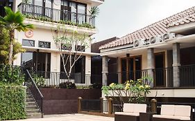 Kuldesak Villas Bandung